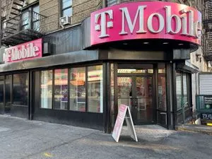 T-Mobile 138th St & Brook Ave