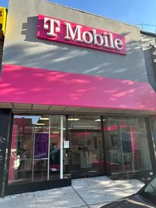 T-Mobile East Tremont & Crotona