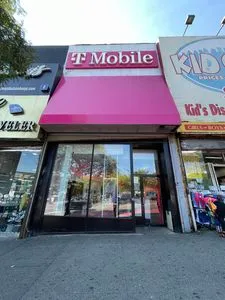 T-Mobile E Fordham Rd & Kingsbridge Rd