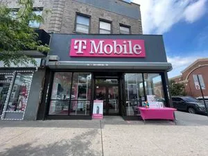 T-Mobile Westchester Square & Frisby