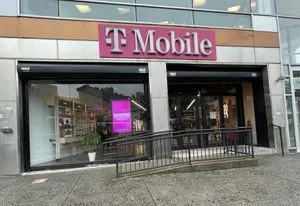 T-Mobile E Fordham Rd & Grand Concourse
