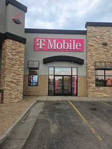 T-Mobile 6th St & 22nd Ave