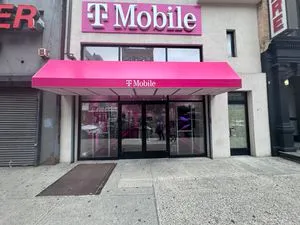 T-Mobile Court & Livingston