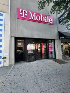 T-Mobile 86th St & 4th Ave