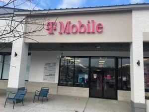T-Mobile Ltl River Tpke & Braddock Rd