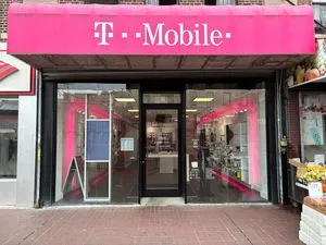 T-Mobile Newkirk Plaza