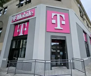 T-Mobile Kings Hwy & E 16th St