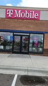 T-Mobile Brooklyn Blvd & Hwy 81