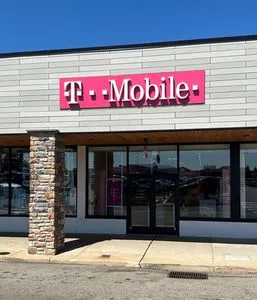 T-Mobile Sproul Rd & Lawrence Rd