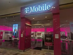 T-Mobile Flatiron Crossing