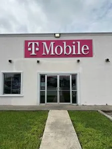 T-Mobile Southmost Blvd & Linda Lane