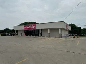 T-Mobile W Commerce St & Looney St