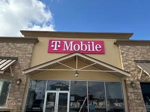 T-Mobile Old San Antonio Rd & Main St