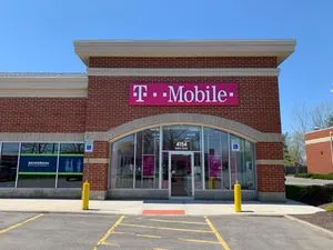 T-Mobile Mckinley Pkwy & Southwestern Blvd