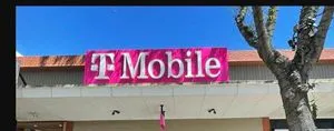 T-Mobile San Fernando & Magnolia