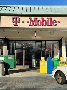 T-Mobile El Camino Real & Trousdale