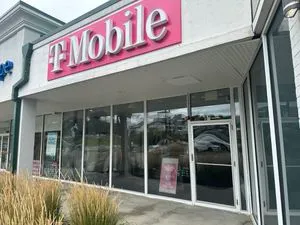 T-Mobile Burlington Mall & Lexington