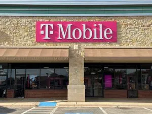 T-Mobile Clack St & Southwest Dr
