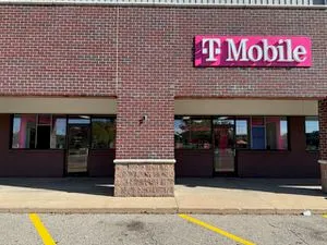 T-Mobile Lake Michigan Dr & 60th Ave
