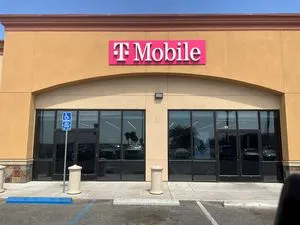 T-Mobile Calexico & 111