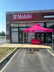 T-Mobile River Oaks Dr & Ring Rd