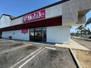 T-Mobile Topanga Canyon & Roscoe Blvd