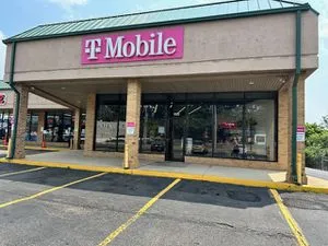 T-Mobile 30th St & 31st St NW