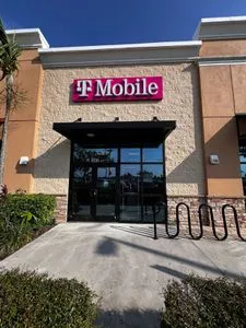 T-Mobile Pine Island Rd & Hibscus Dr