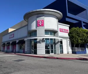 T-Mobile Avalon Blvd & Dominguez