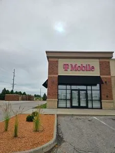 T-Mobile Viking Plaza Dr & Andrea Dr