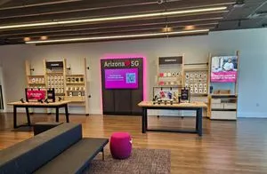 T-Mobile I-10 & Ray