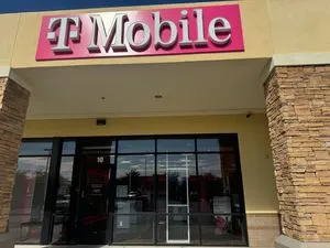 T-Mobile E Ocotillo Rd & S Gilbert Rd