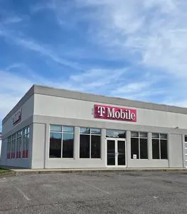 T-Mobile Maccorkle Ave SE & 57th St SE