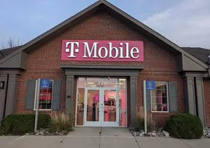 T-Mobile Lansing & Hall