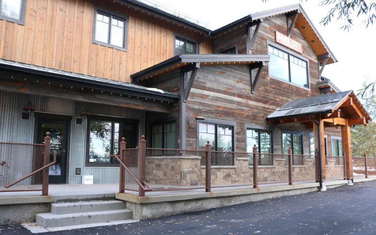 11. Elm Hill Veterinary Clinic